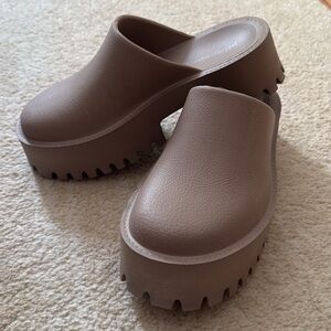 Jeffrey Campbell platform slides